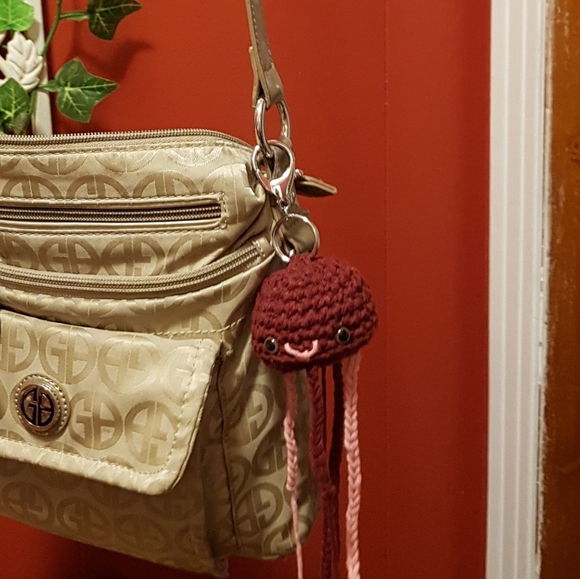 Handmade jellyfish clip - Picture 4 of 4